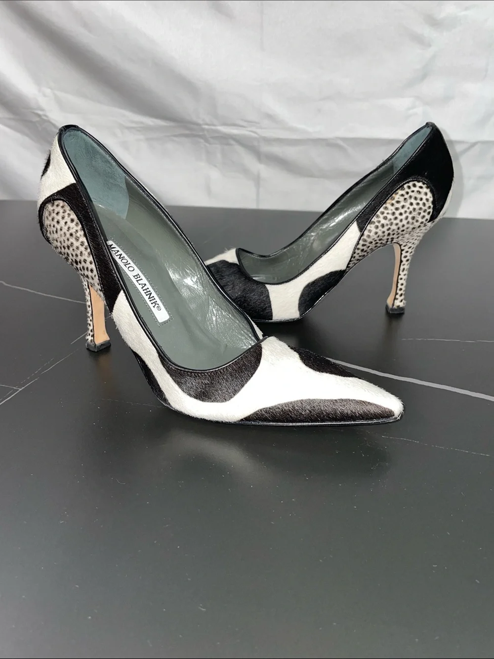 MANOLO BLAHNIK COW PRINT PONY HAIR PUMPS FTL-08-196
